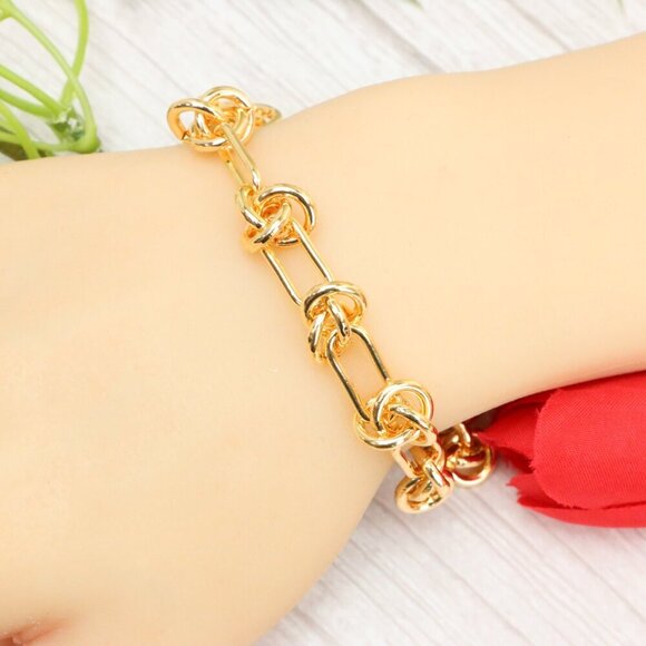 "Trendy Handmade Bracelet – A Thoughtful Gift for Girls & Women | UNVRC1635 - Picture 7 of 10